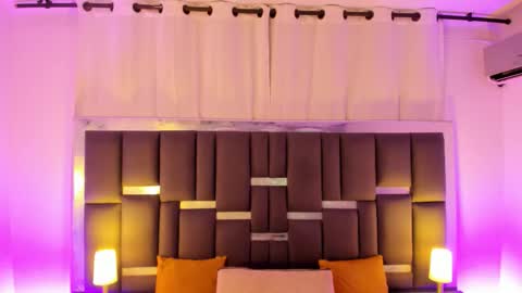 Snapshot of talianavega chatting on 11.08.25 tali online show from 11.08.25