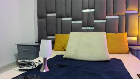 Snapshot of talianavega chatting on 11.09.25 tali online show from 11.09.25