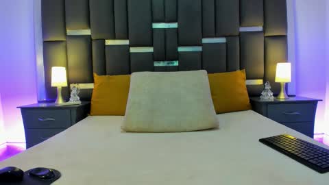 Snapshot of talianavega chatting on 11.11.25 tali online show from 11.11.25