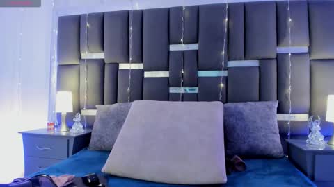 Snapshot of talianavega chatting on 11.19.25 tali online show from 11.19.25