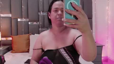 Snapshot of talianavega chatting on 02.18.26 tali online show from 02.18.26