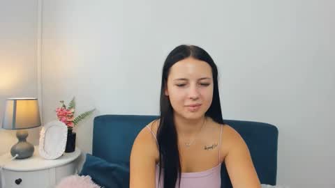 Snapshot of taliasensitive chatting on 09.19.25 taliasensitive online show from 09.19.25