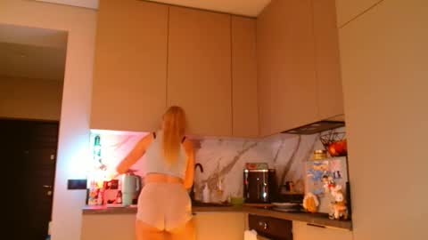 Snapshot of taliiyafiredream chatting on 02.05.26 Kira online show from 02.05.26