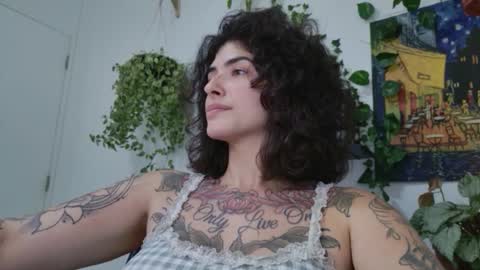 Snapshot of talimajid chatting on 02.12.26 Tali Majid online show from 02.12.26