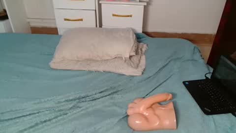 butterflyass online show from 01.12.26