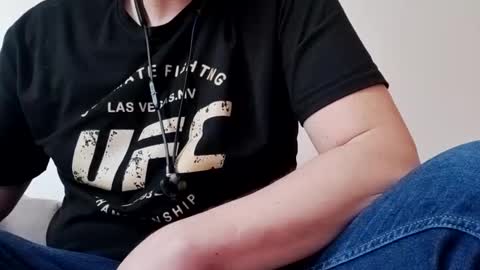 Snapshot of tallboy77eu chatting on 03.04.25 Aligator online show from 03.04.25