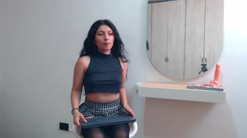 Hi im sara online show from 04.01.26