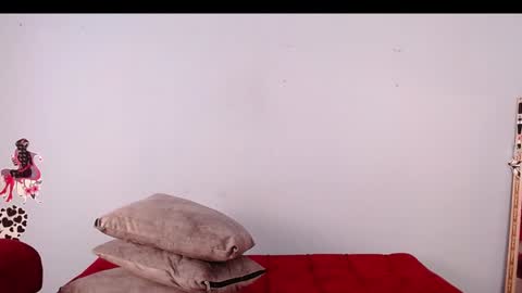 Snapshot of tamara_reyna chatting on 12.03.24 Tammy Modelo independiente YEAH online show from 12.03.24