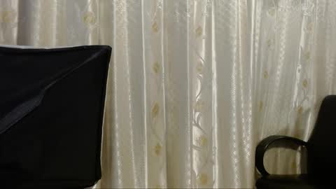 Snapshot of tamara_reyna chatting on 10.02.25 Tammy Modelo independiente YEAH online show from 10.02.25