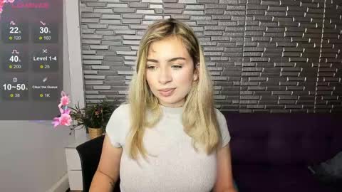 Snapshot of tamara_velezz chatting on 04.28.26 Tamara online show from 04.28.26