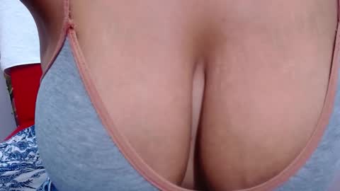 Snapshot of tamaraa_hott chatting on 03.19.26 tamaraa_hott online show from 03.19.26