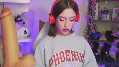 Snapshot of tamaracampell chatting on 12.20.24 Cami 3 online show from 12.20.24