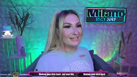 Snapshot of tamaramilano chatting on 11.14.25 TamaraMilano online show from 11.14.25