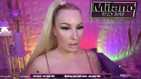 Snapshot of tamaramilano chatting on 12.22.25 TamaraMilano online show from 12.22.25