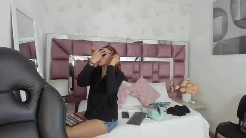 Snapshot of tamararose11 chatting on 03.10.25 Tami online show from 03.10.25