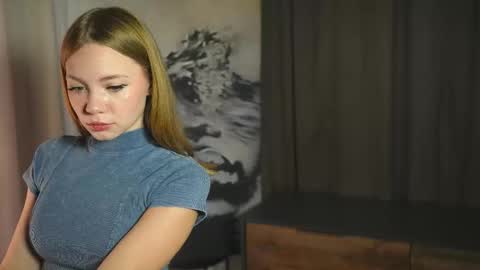 Snapshot of tamibrunelli chatting on 10.21.25 Alice online show from 10.21.25
