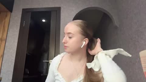 Karina online show from 04.29.26