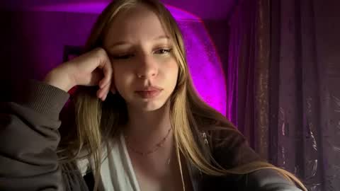 Snapshot of tammiglembocki chatting on 05.06.26 Jenny online show from 05.06.26