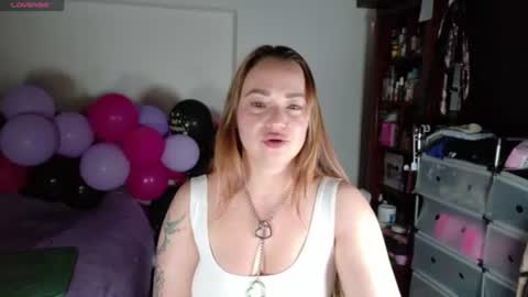 Snapshot of tammy_parker chatting on 06.13.26 Tammy Parker online show from 06.13.26