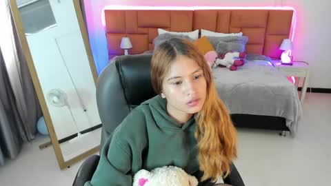 Snapshot of tamy_edwards chatting on 04.14.26 Tamy online show from 04.14.26
