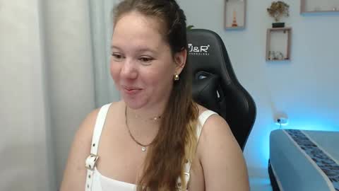 Snapshot of tamy_shine87 chatting on 12.27.24 Im Samy online show from 12.27.24