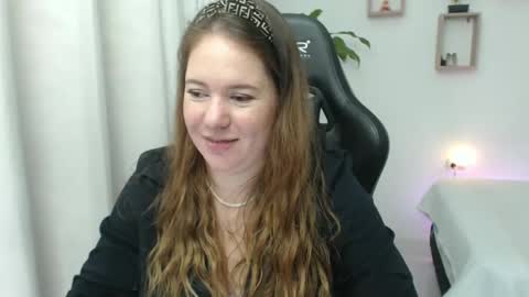 Snapshot of tamy_shine87 chatting on 12.31.24 Im Samy online show from 12.31.24