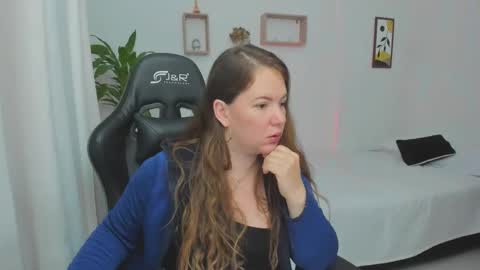 Snapshot of tamy_shine87 chatting on 02.23.25 Im Samy online show from 02.23.25