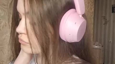 Snapshot of tanagampong chatting on 01.10.26 Elara online show from 01.10.26