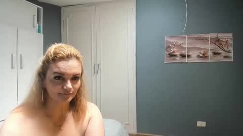 Snapshot of taniabonnet_ chatting on 04.11.26 taniabonnet online show from 04.11.26