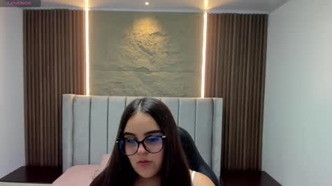 Snapshot of taniaconnor chatting on 02.17.26 TANIA online show from 02.17.26