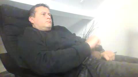 Snapshot of tanitog chatting on 01.21.25 Tanitog online show from 01.21.25