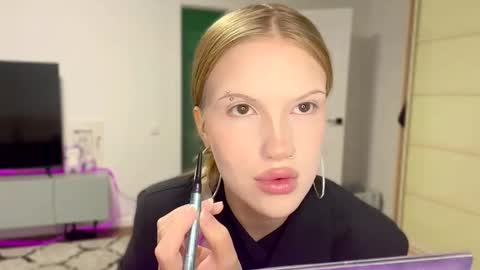 Snapshot of tanyaquartaro chatting on 02.27.26 Alisa online show from 02.27.26