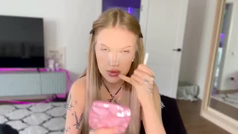 Snapshot of tanyaquartaro chatting on 03.03.26 Alisa online show from 03.03.26