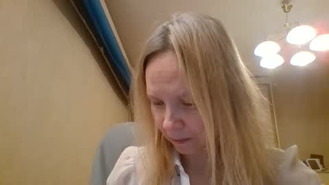 Snapshot of tanystar chatting on 12.03.25 tanystar online show from 12.03.25