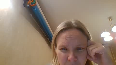 Snapshot of tanystar chatting on 12.04.25 tanystar online show from 12.04.25