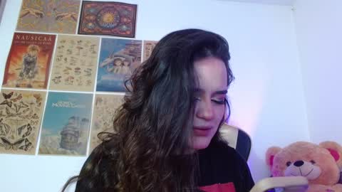 Snapshot of tara_hs chatting on 12.04.24 online show from 12.04.24