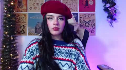 Snapshot of tara_hs chatting on 12.09.24 online show from 12.09.24