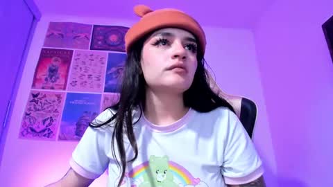 Snapshot of tara_hs chatting on 01.03.25 online show from 01.03.25