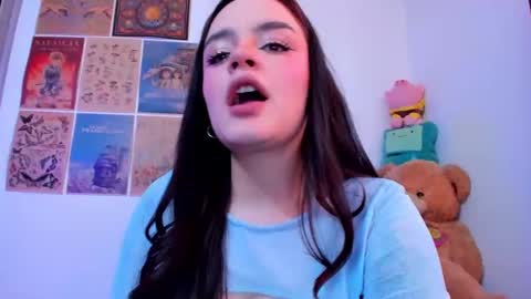 Snapshot of tara_hs chatting on 02.20.25 online show from 02.20.25