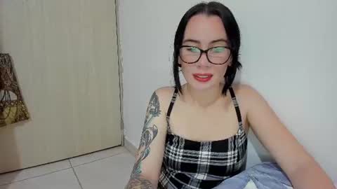 Snapshot of tara_joi chatting on 07.26.26 Tara online show from 07.26.26