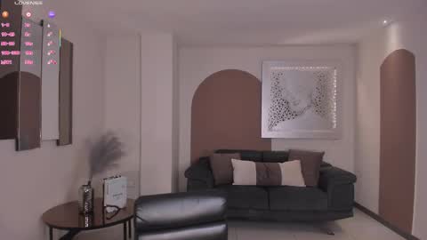 Snapshot of taralawrence chatting on 01.31.26 Tara Lawrence online show from 01.31.26