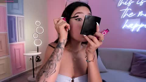 Snapshot of taralawrence chatting on 02.08.26 Tara Lawrence online show from 02.08.26