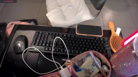 Snapshot of taralawrence chatting on 02.10.26 Tara Lawrence online show from 02.10.26