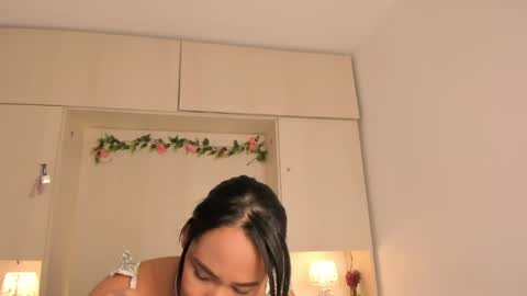  T A R A  online show from 04.17.26