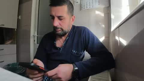 Snapshot of tarkan198 chatting on 01.12.25 tarkan198 online show from 01.12.25