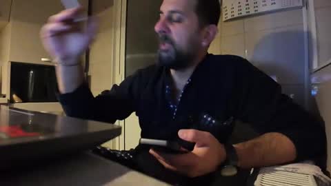 Snapshot of tarkan198 chatting on 01.12.25 tarkan198 online show from 01.12.25