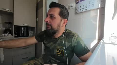 Snapshot of tarkan198 chatting on 02.04.25 tarkan198 online show from 02.04.25
