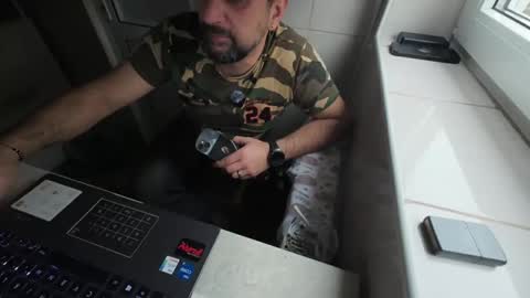 Snapshot of tarkan198 chatting on 02.15.25 tarkan198 online show from 02.15.25