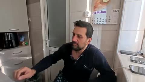 Snapshot of tarkan198 chatting on 02.21.25 tarkan198 online show from 02.21.25