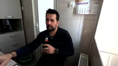 Snapshot of tarkan198 chatting on 02.25.25 tarkan198 online show from 02.25.25
